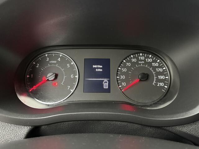 Renault MASTER 2.3DCi 135PK L2H2 | Multimedia | Airco | Cruise | 3-Zits | Betimmering