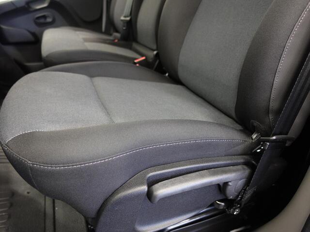 Renault MASTER T33 2.3 dCi 135PK L2H2 BPM VRIJ! Airco Cruise control Parkeersensoren Navigatie Trekhaak