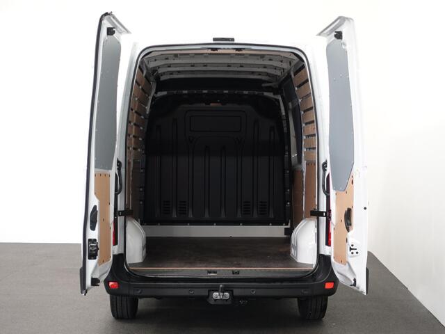 Renault MASTER T33 2.3 dCi 135 L2H2 BPM VRIJ ! Trekhaak Navigatie Apple CarPlay Android Auto Parkeerhulp Cruise Control Airco – foto 3