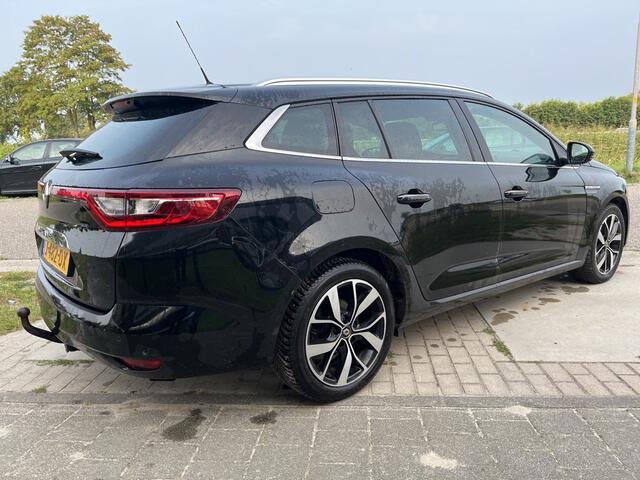 Renault MEGANE Estate 1.5 Blue dCi Bose / Automaat / Trekhaak / Camera / Apple Carplay - Android Auto / Keyless / 17'' LMV /