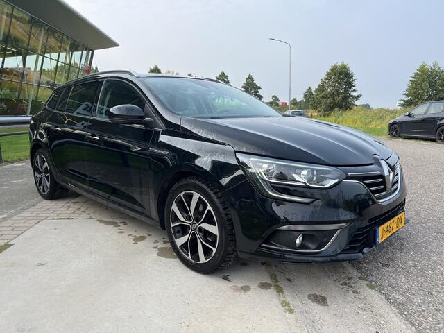 Renault MEGANE Estate 1.5 Blue dCi Bose / Automaat / Trekhaak / Camera / Apple Carplay - Android Auto / Keyless / 17'' LMV /