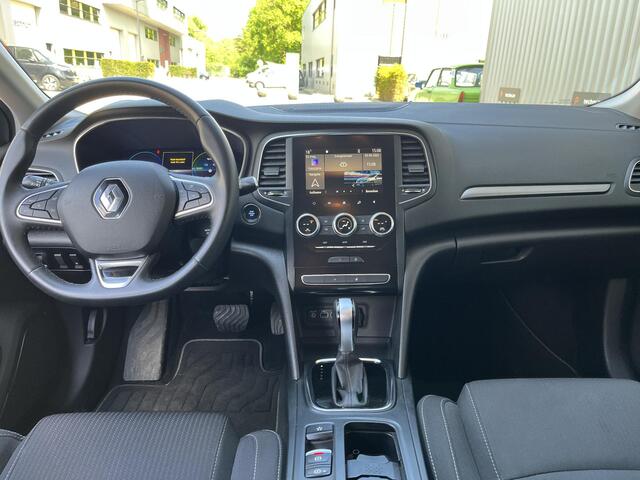 Renault MEGANE Estate 1.6 E-Tech Plug-In Hybrid 160 Business Zen LED-verlichting, Navigatie, Digital Dash, Parkeersensoren