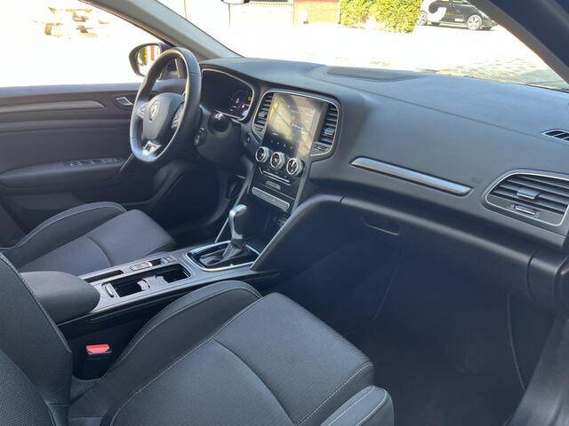 Renault MEGANE Estate 1.6 E-Tech Plug-In Hybrid 160 Business Zen LED-verlichting, Navigatie, Digital Dash, Parkeersensoren