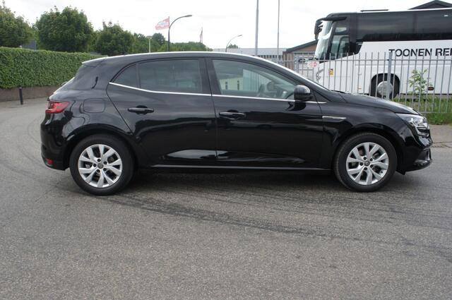 Renault MEGANE 1.3 TCE LIMITED 1eEIG TREKH/NAVI/CRUISE/PDC/ Apple Carplay/Andro