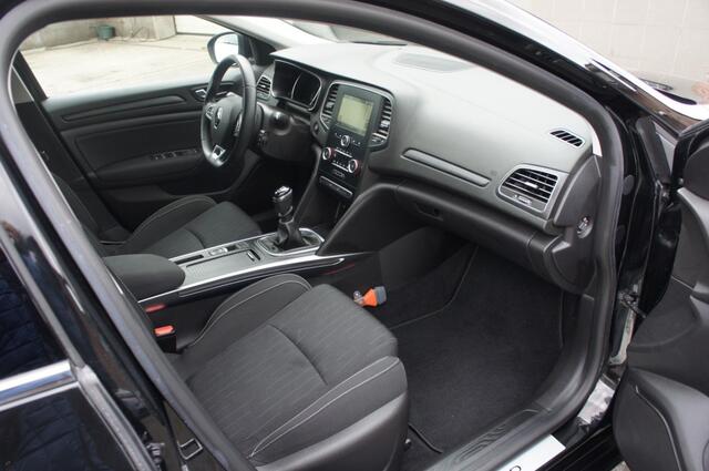 Renault MEGANE 1.3 TCE LIMITED 1eEIG TREKH/NAVI/CRUISE/PDC/ Apple Carplay/Andro
