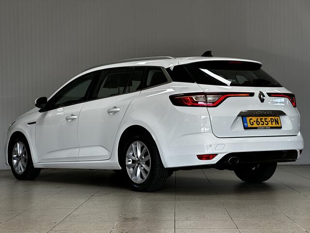 Renault MEGANE Estate 1.2 TCe Limited/ AUTOMAAAT/ Half-Leder-Alcantara/ LED Koplampen/ Lane-Assist./ Keyless/ Stoelverw./ Sfeerverl./ 16'' LMV/ DAB+/ Navi/ Clima/ Cruise/ Bluetooth/ Multi. LEDER. Stuur/ Mistl./ PDC/ Chroom/ Dakrai