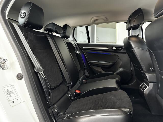 Renault MEGANE Estate 1.2 TCe Limited/ AUTOMAAAT/ Half-Leder-Alcantara/ LED Koplampen/ Lane-Assist./ Keyless/ Stoelverw./ Sfeerverl./ 16'' LMV/ DAB+/ Navi/ Clima/ Cruise/ Bluetooth/ Multi. LEDER. Stuur/ Mistl./ PDC/ Chroom/ Dakrai