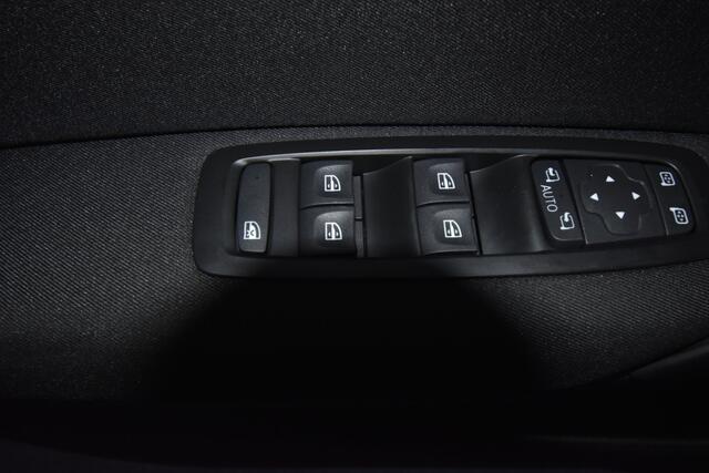 Renault MEGANE Estate 1.3 TCe Limited , TREKHAAK , NAVI , CR CONTR , PDC V+A , CLIMATR , LMV17 ,