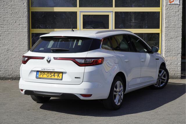 Renault MEGANE Estate 1.5 dCi Eco2 Zen BJ2017 Led | Pdc | Navi | Climate control | Cruise control | Getint glas | Distributieriem vv op 128.000KM!