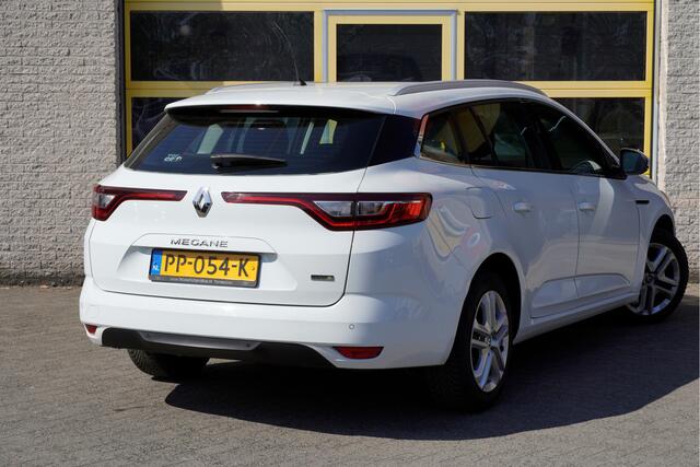 Renault MEGANE Estate 1.5 dCi Eco2 Zen BJ2017 Led | Pdc | Navi | Climate control | Cruise control | Getint glas | Distributieriem vv op 128.000KM!