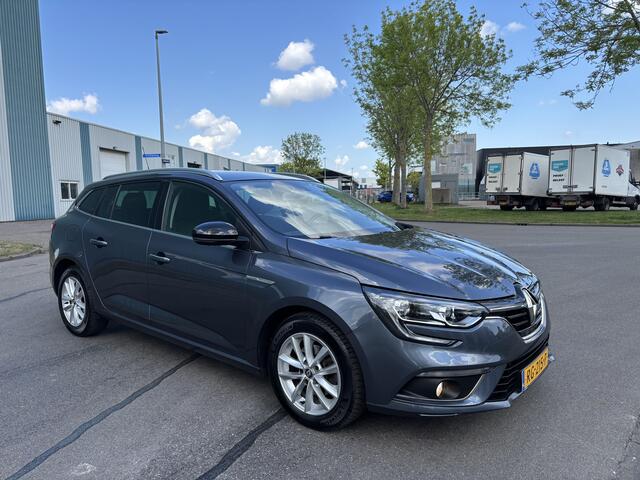 Renault MEGANE Estate 1.2 TCe Limited 6-Bak 132 PK. Prachtige auto van de tweede eigenaar !!! Ketting en waterpomp net vervangen door de dealer !!