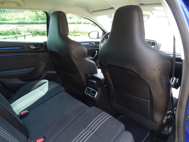 Renault MEGANE 1.6 GT 205 pk 5-deurs - Automaat, Navigatie, LED koplampen, Automatische airco, Cruise Control, Parkeersensoren, Sportinterieur, 4 wiel besturing,
