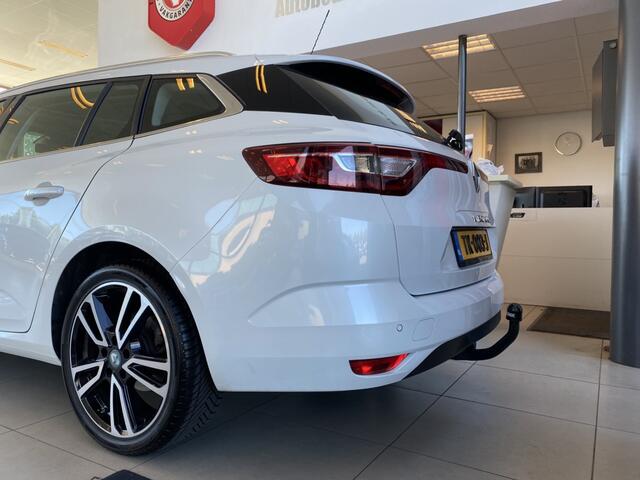 Renault MEGANE Estate 1.2 TCe Limited,Automaat,Navigatie,Parkeerassistent,Climate&Cruisecontrol,Trekhaak,Stoelverwarming,Spraakbediening,V&ASensoren,Aux Ipod Aansluiting,18 Inch Lmv