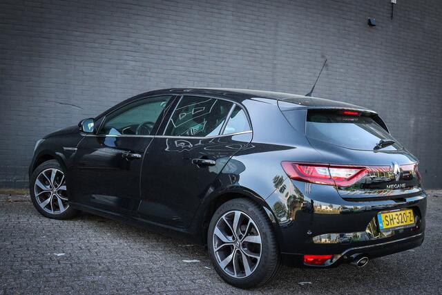 Renault MEGANE 1.2 TCe Bose Net binnen,wordt nog klaargemaakt