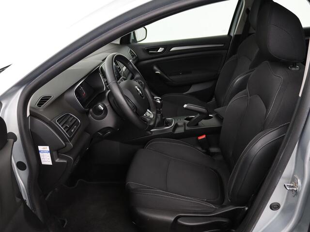 Renault MEGANE Estate 1.3 TCe Zen | Apple Carplay | Cruise Control | Navi | DAB | LMV | Airco