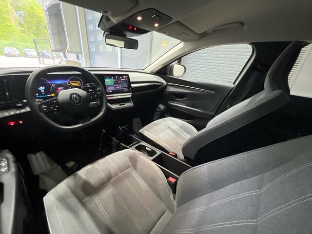 Renault MEGANE E-Tech EV60 Optimum Charge Equilibre | Incl BTW | Camera | Apple Carplay | Keyless | 18 Inch