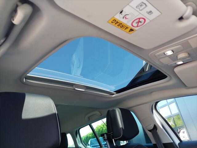 Renault MEGANE Estate 1.3 TCe 141 PK Bose PANO DAK CAMERA PARK ASSIST HALF LEER LED NAVI CRUISE ECC TREKHAAK