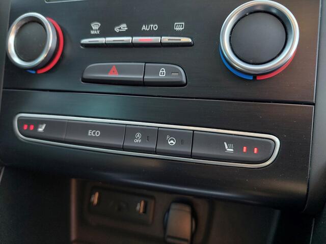 Renault MEGANE Estate 1.3 TCe 141 PK Bose PANO DAK CAMERA PARK ASSIST HALF LEER LED NAVI CRUISE ECC TREKHAAK