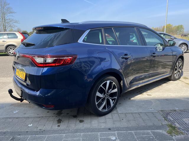 Renault MEGANE Estate 1.3 TCe 140 PK Bose / Dealer onderhouden / Automaat / Trekhaak / Keyless / Camera / 17'' LMV /