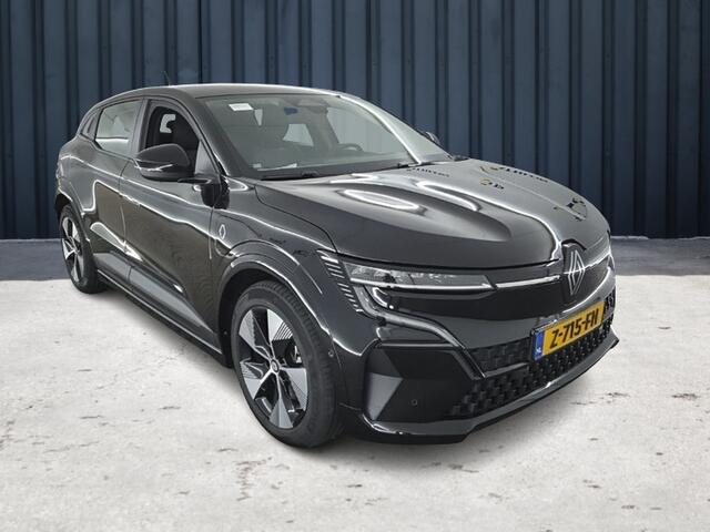 Renault MEGANE E-Tech EV40 Boost Charge Equilibre (131 PK) 1e-Eig. & DealerOnderh. BOVAG-Garantie. NL-Auto. Navigatie/Apple-Carplay/Android-Auto, Adaptive-Cruisecontrol, Keyless-Entry/Start, Parkeersensoren-V+A, Lm-Velgen-18Inch, Privacy-Glas