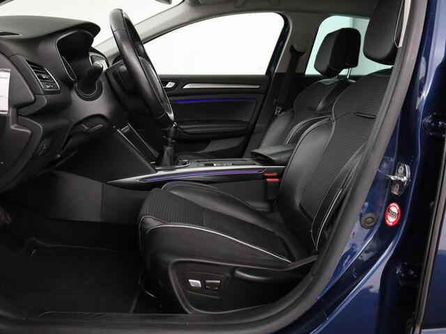 Renault MEGANE 1.2 TCe Bose | 1e eigenaar | Trekhaak | Camera | Half leder | Carplay | Navigatie | Keyless | Massage | Climate control | Parkeerhulp | Cruise control