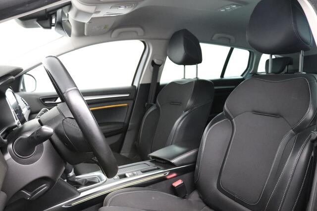 Renault MEGANE Estate 1.3 TCe Intens | Automaat | Navigatie 7" | Apple Carplay | LED | PDC | LMV 16" | Trekhaak | All-Seasons