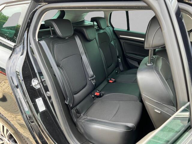 Renault MEGANE Estate 1.6 E-Tech Plug-In Hybrid 160 Intens / NAVI / PDC V+A / STOELVERWARMING