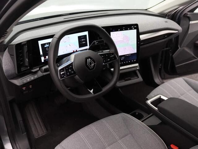 Renault MEGANE E-Tech 11.018 km! EV60 Optimum Charge Business Ed. Evolution / Camera / Navigatie / Keyless / 18'' / Winter Pack / DAB / ACC / Warmtepomp