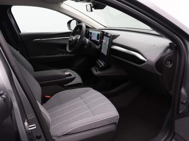Renault MEGANE E-Tech 11.018 km! EV60 Optimum Charge Business Ed. Evolution / Camera / Navigatie / Keyless / 18'' / Winter Pack / DAB / ACC / Warmtepomp