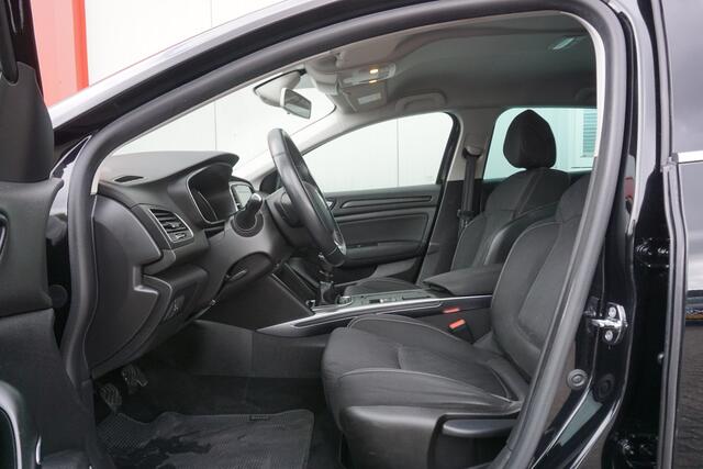 Renault MEGANE Estate 1.3 TCe Limited | Trekhaak | Navigatie | Cruise Control | Origineel NL |