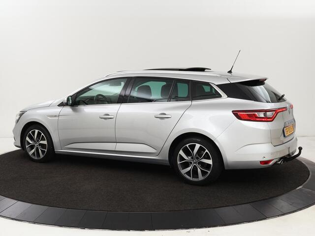 Renault MEGANE 1.5 dCi Bose | Panoramadak | Head-Up | Massage | Adaptive cruise | Carplay | Trekhaak | Keyless | Full LED | Camera | Navigatie | Dodehoek detectie | Climate control