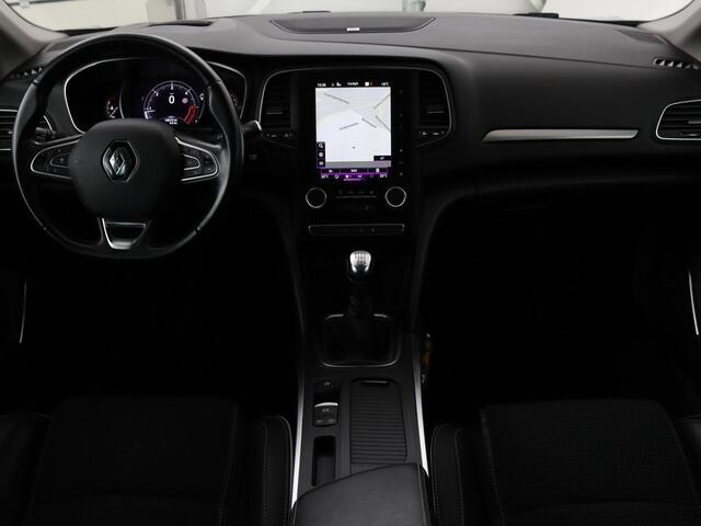 Renault MEGANE 1.5 dCi Bose | Panoramadak | Head-Up | Massage | Adaptive cruise | Carplay | Trekhaak | Keyless | Full LED | Camera | Navigatie | Dodehoek detectie | Climate control