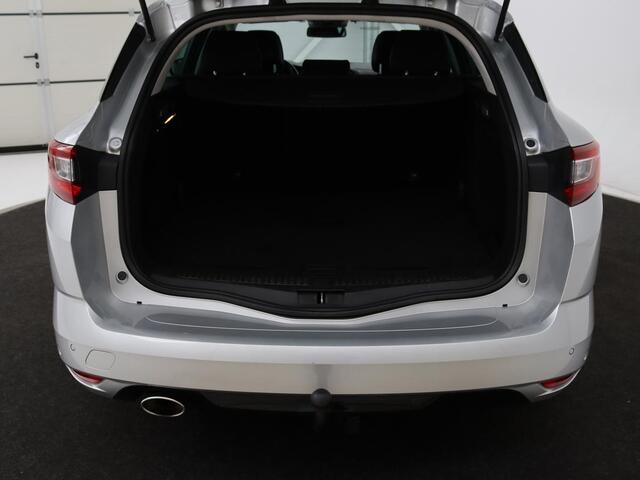 Renault MEGANE 1.5 dCi Bose | Panoramadak | Head-Up | Massage | Adaptive cruise | Carplay | Trekhaak | Keyless | Full LED | Camera | Navigatie | Dodehoek detectie | Climate control