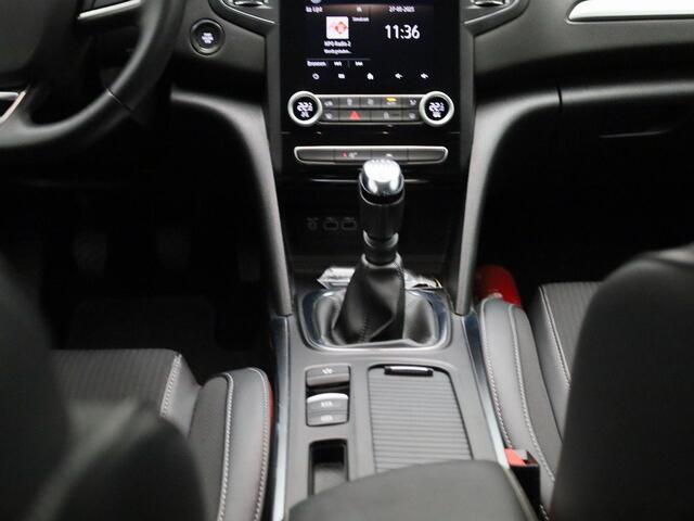 Renault MEGANE Estate 1.3 TCe 140 Techno | Head-up Display | 9,3" Full-Map Navigatie | Camera | PDC Voor + Achter | Climate Control | LED Pure Vision | Keyless | 17" LMV | Privacy Glass | Apple Carplay & Android Auto