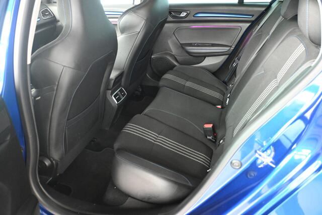Renault MEGANE Estate 1.2 TCe GT-Line Navigatie ECC Cruise control Panoramadak Kuipstoelen Sfeerverlichting Inruil Mogelijk!