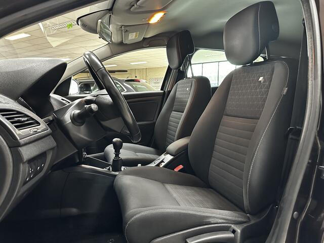 Renault MEGANE Estate 1.5 dCi Limited/ Trekhaak!/ LED Dagrijverl./ 16''LMV/ Keyless/ Clima/ Navi/ Cruise/ Bluetooth/ Mulit.LEDER.Stuur/ Elek.Pakket/ Isofix/ PDC Achter.