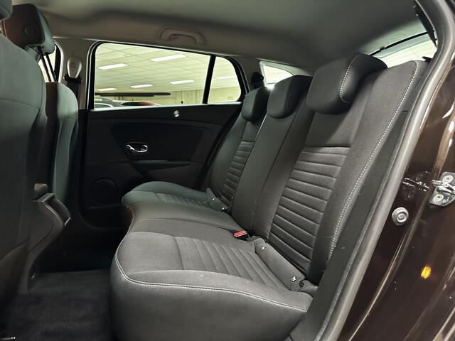Renault MEGANE Estate 1.5 dCi Limited/ Trekhaak!/ LED Dagrijverl./ 16''LMV/ Keyless/ Clima/ Navi/ Cruise/ Bluetooth/ Mulit.LEDER.Stuur/ Elek.Pakket/ Isofix/ PDC Achter.