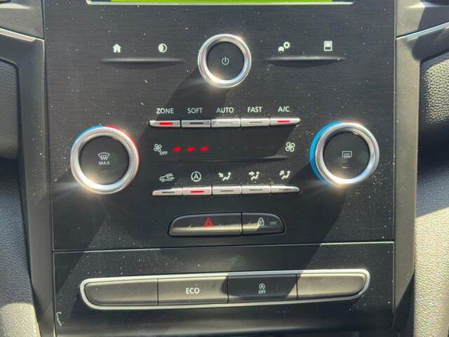 Renault MEGANE 1.3 TCE LIMITED 115PK LED NAVIGATIE TREKHAAK AIRCO LMV PDC