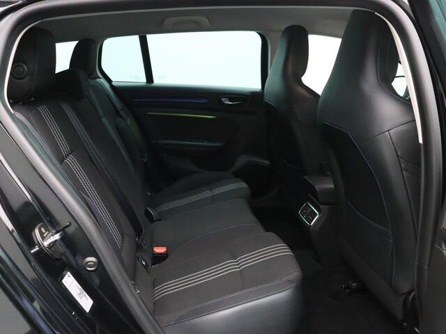 Renault MEGANE Estate TCe 140pk GT-Line | BOSE audio | Sportstoelen | Achteruitrijcamera |