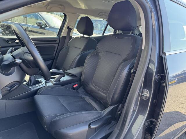 Renault MEGANE 1.2 TCe Bose | Navigatie | Climate Control | Lichtmetalen Velgen | Trekhaak |