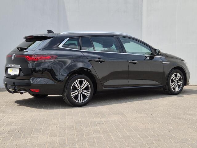 Renault MEGANE 1.3 TCe Intens Handgeschakeld / HUD / Trekhaak afneembaar 13-polig / Trekgewicht 1700 Kg / Pack winter / Pack Easy Link / Apple Carplay Android Auto / Stuur- en Stoelverwarming / Glazen schuif- en kanteldak /