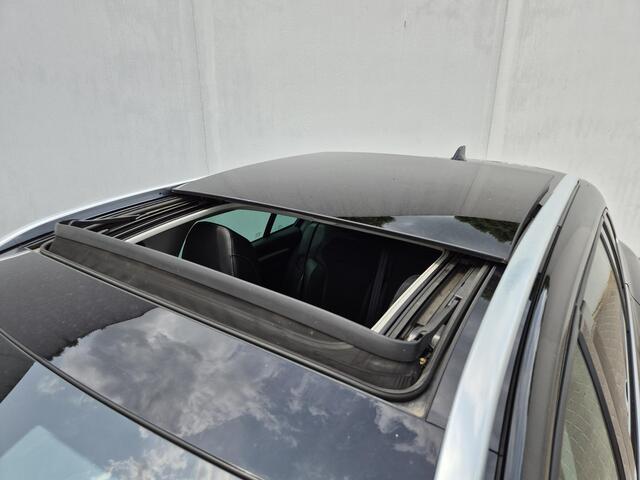Renault MEGANE 1.3 TCe Intens Handgeschakeld / HUD / Trekhaak afneembaar 13-polig / Trekgewicht 1700 Kg / Pack winter / Pack Easy Link / Apple Carplay Android Auto / Stuur- en Stoelverwarming / Glazen schuif- en kanteldak /