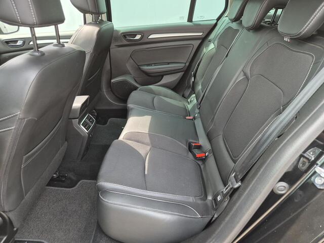 Renault MEGANE 1.3 TCe Intens Handgeschakeld / HUD / Trekhaak afneembaar 13-polig / Trekgewicht 1700 Kg / Pack winter / Pack Easy Link / Apple Carplay Android Auto / Stuur- en Stoelverwarming / Glazen schuif- en kanteldak /