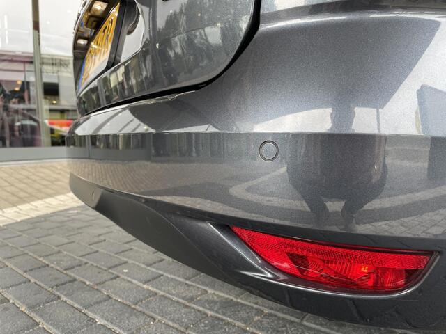 Renault MEGANE Estate 1.6 E-Tech Plug-In Hybrid 160 Intens AUTOMAAT / NAVIGATIE / TREKHAAK/ PDC