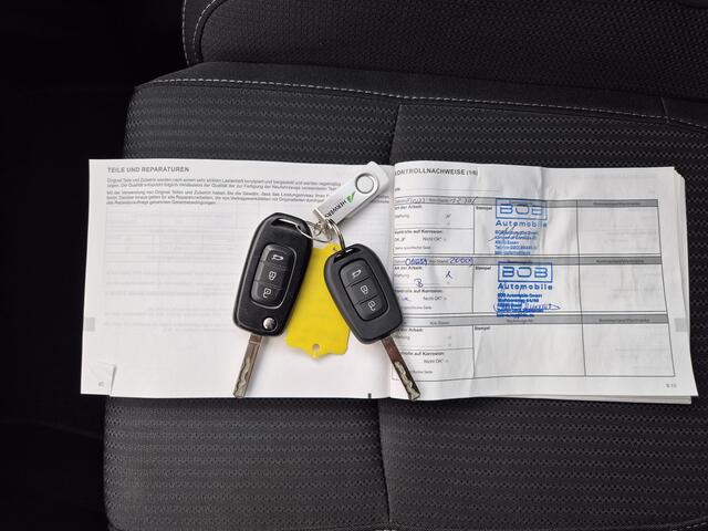 Renault MEGANE 1.6 E-Tech Plug-In Hybrid 160 Business Zen / Automaat / Allseason Banden / Cruise control / Apple Carplay Android Auto / Navigatie / Climate control / Parkeersensoren voor en achter /