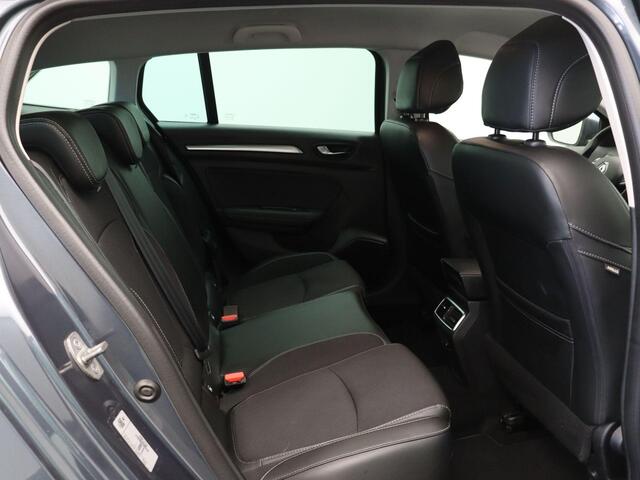 Renault MEGANE Estate 1.3 TCe 140 Techno | Achteruitrijcamera | Parkeersensoren voor en achter | Cruise control | 1700 KG Trekgewicht |