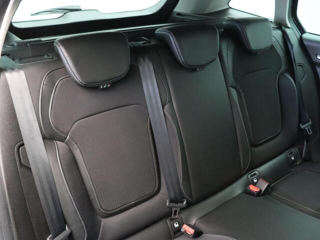 Renault MEGANE Estate 1.3 TCe 140 Techno | Achteruitrijcamera | Parkeersensoren voor en achter | Cruise control | 1700 KG Trekgewicht |