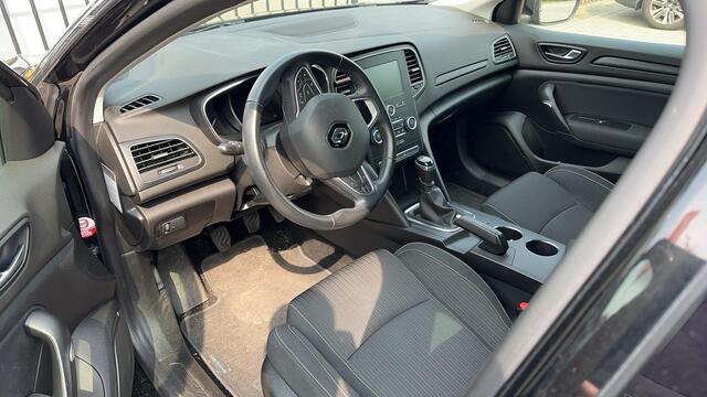Renault MEGANE 1.2 TCe Limited Climate control Cruise control parkeersensor achter Trekhaak Navigatie Lichtmetalen velgen