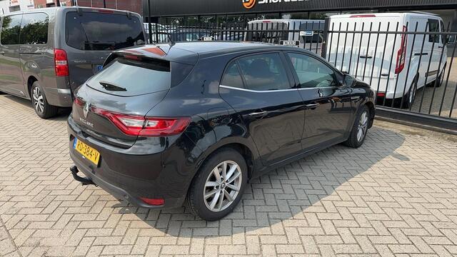 Renault MEGANE 1.2 TCe Limited Climate control Cruise control parkeersensor achter Trekhaak Navigatie Lichtmetalen velgen