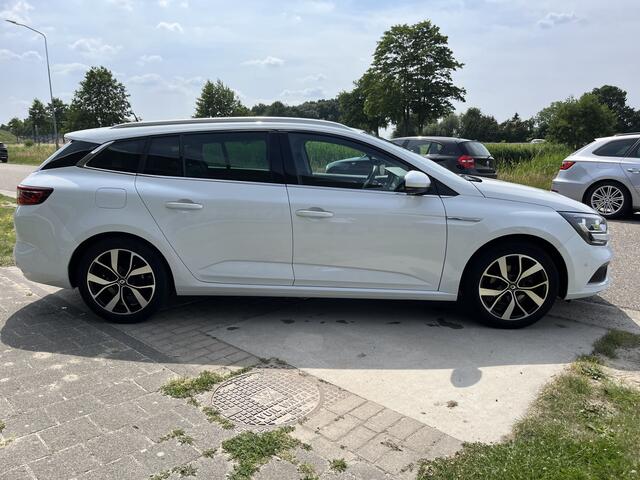 Renault MEGANE Estate 1.3 TCe 140 PK Bose /Dealer onderhouden/ Stoelverw. / Camera / Keyless / PDC V+A / Climate / Apple Carplay - Android Auto / 17'' LMV /
